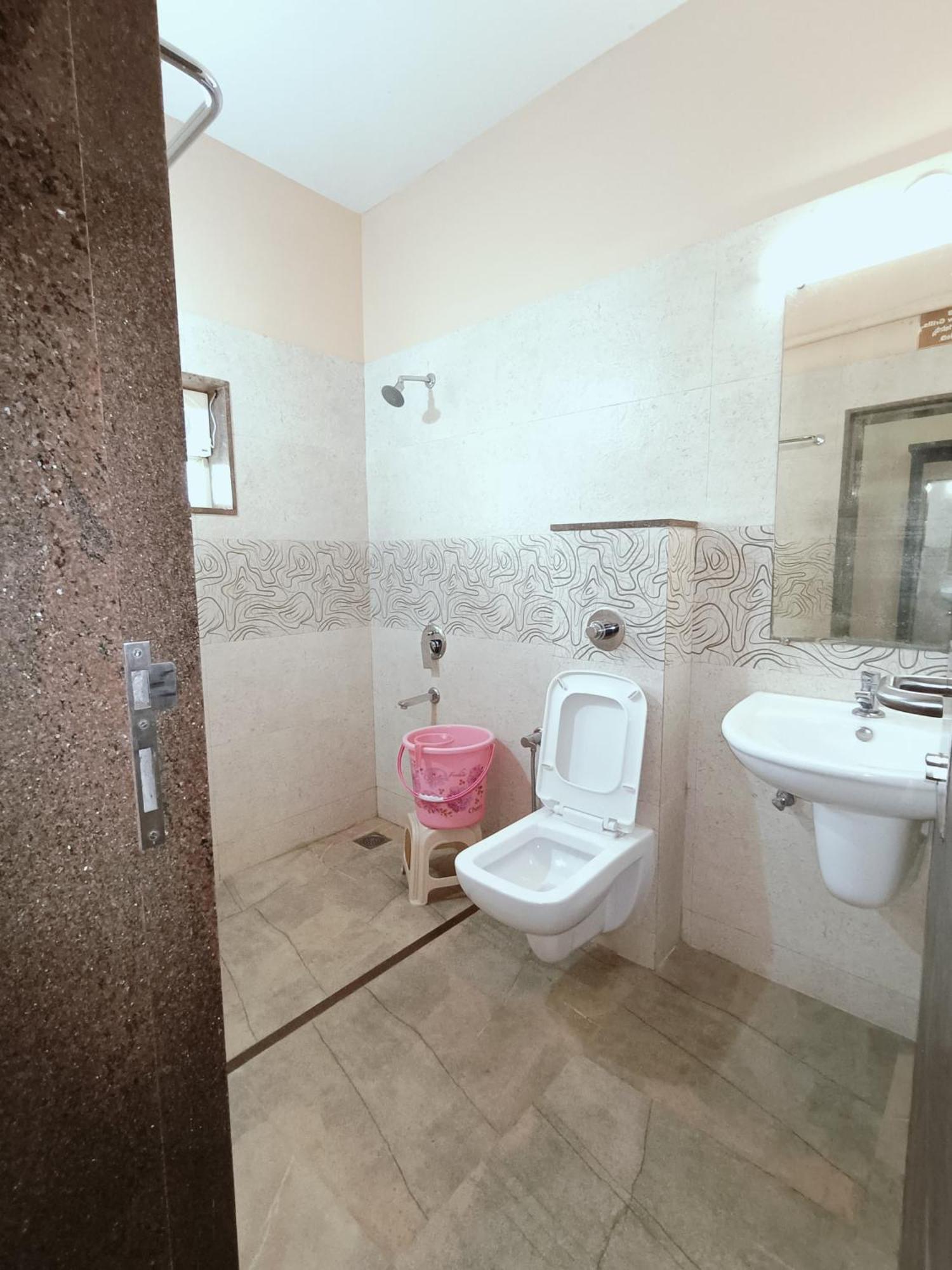 Hotel Mayura Residency Subrahmanya Eksteriør bilde